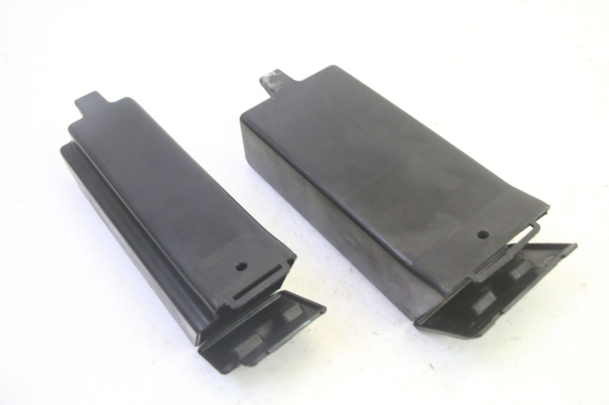 photo de PORTA-LUVA KAWASAKI GPX R WARBIRD 600 (1988 - 1993) - Detalhe da peça