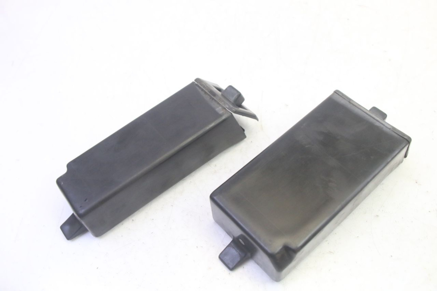 photo de PORTA-LUVA KAWASAKI GPX R WARBIRD 600 (1988 - 1993) - Zoom do estado de desgaste