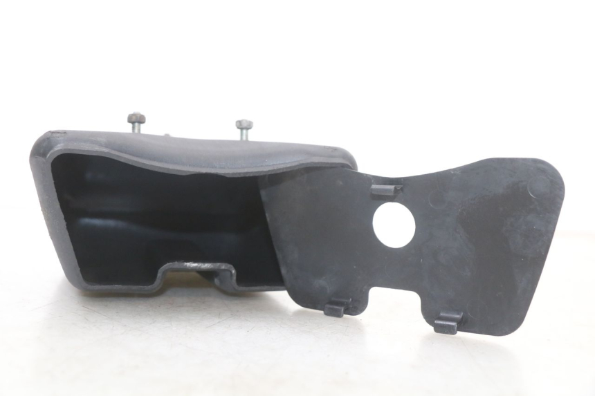 photo de PORTA-LUVA SUZUKI GSX E 250 (1982 - 1983) - Detalhe da peça