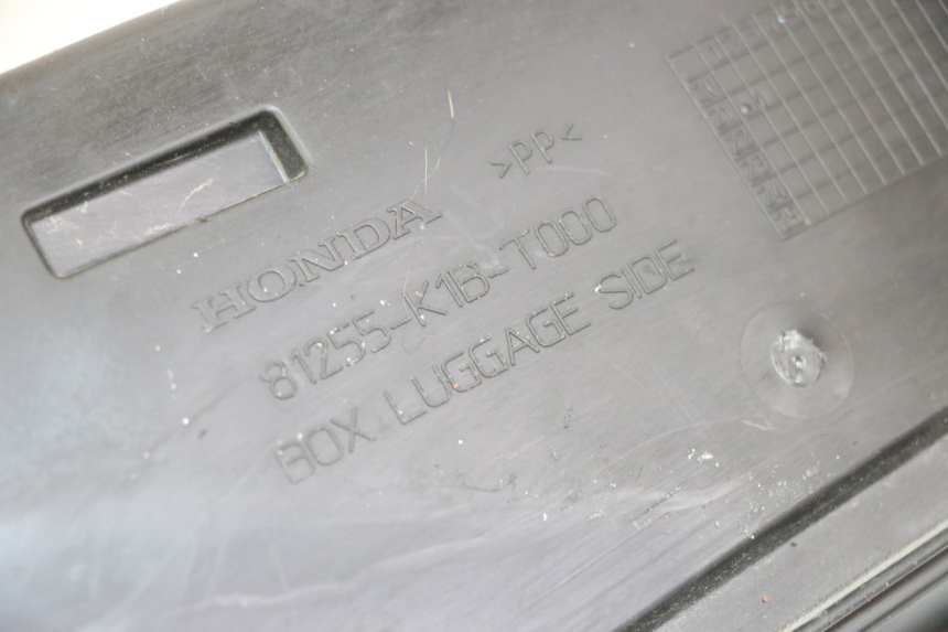 photo de PORTA-LUVA HONDA FORZA 125 (2021 - 2025) - Detalhe da peça