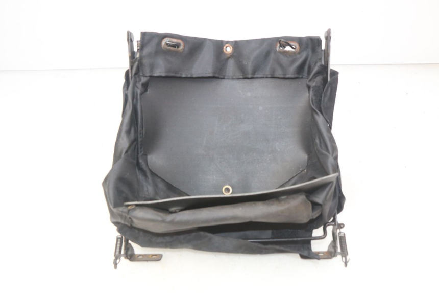 photo de PORTA-LUVA KEEWAY HURRICANE 50 (2006 - 2019) - Pontos de fixação
