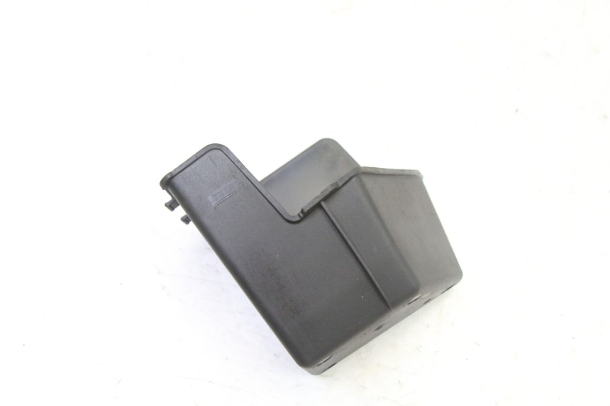 photo de PORTA-LUVA PEUGEOT SATELIS 125 (2013 - 2018) - Zoom do estado de desgaste