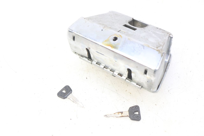 photo de PORTA-LUVA YAMAHA XV VIRAGO 750 (1984 - 1998) - Zoom do estado de desgaste