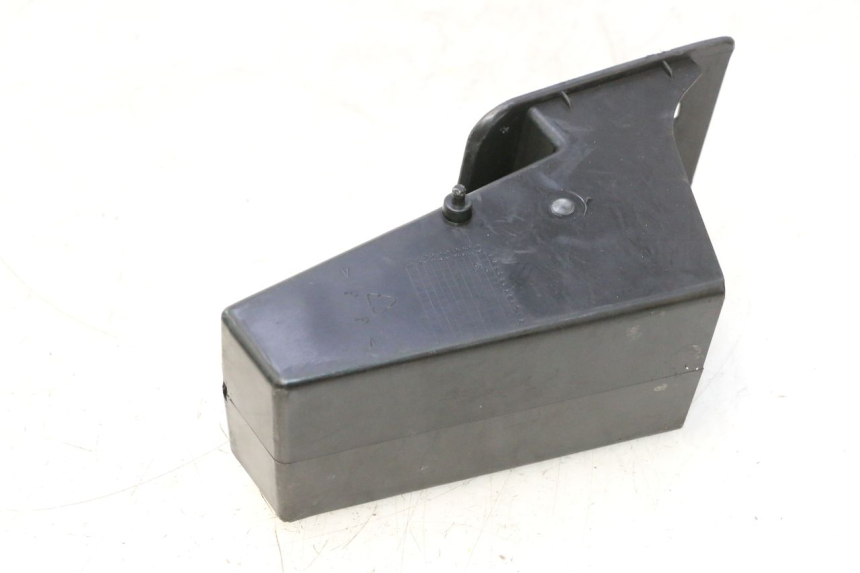 photo de Porta-luvas YAMAHA YP MAJESTY 125 (2002 - 2006) - Zoom do estado de desgaste