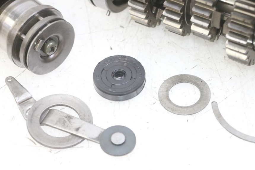 photo de CAIXA DE VELOCIDADES SUZUKI GS GSE 500 (2001 - 2003) - Vista geral