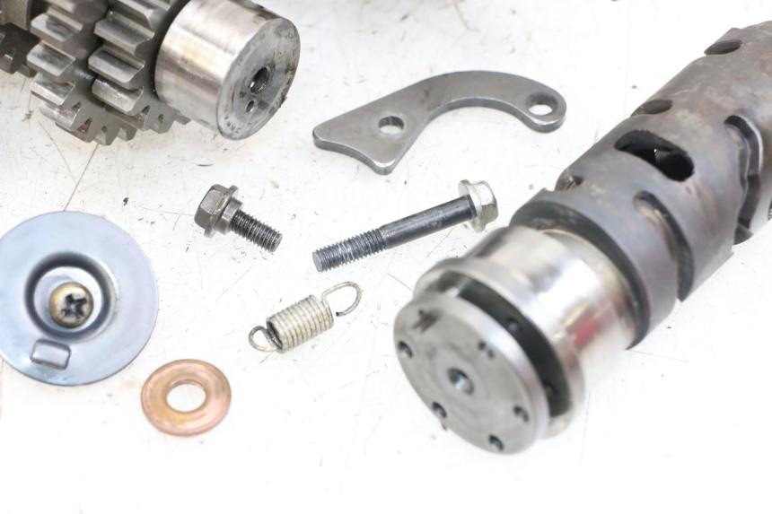photo de CAIXA DE VELOCIDADES SUZUKI GSX E 250 (1982 - 1983) - Detalhe da peça
