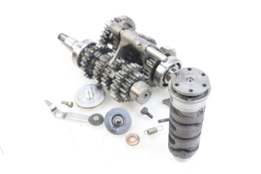 photo de CAIXA DE VELOCIDADES SUZUKI GSX E 250 (1982 - 1983) - Outro ângulo de visão