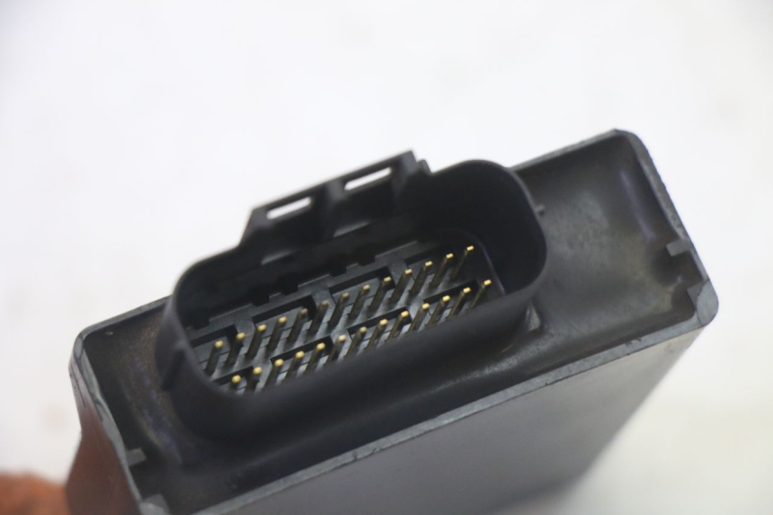 photo de Módulo CDI SUZUKI BURGMAN 125 (2007 - 2014) - Outro ângulo de visão
