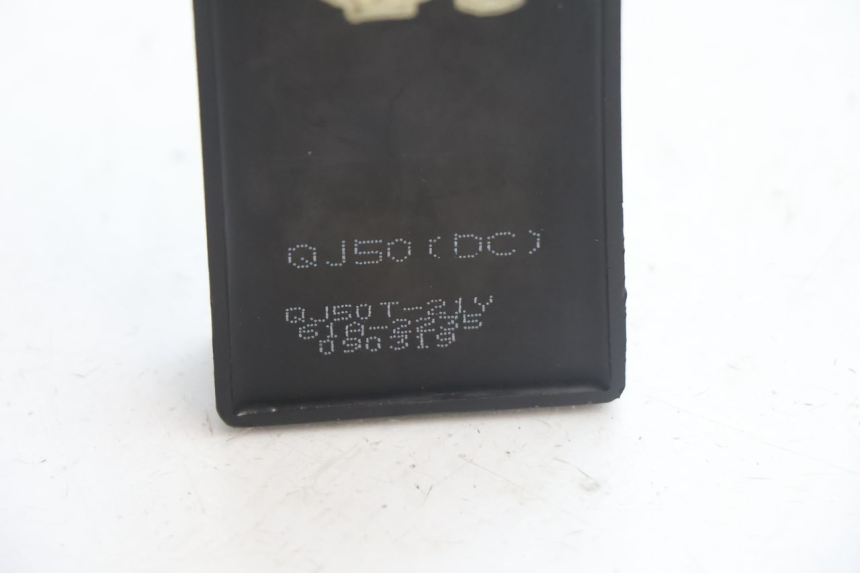 photo de CAIXA CDI KEEWAY F-ACT NAKED 50 (2009 - 2014) - Outro ângulo de visão