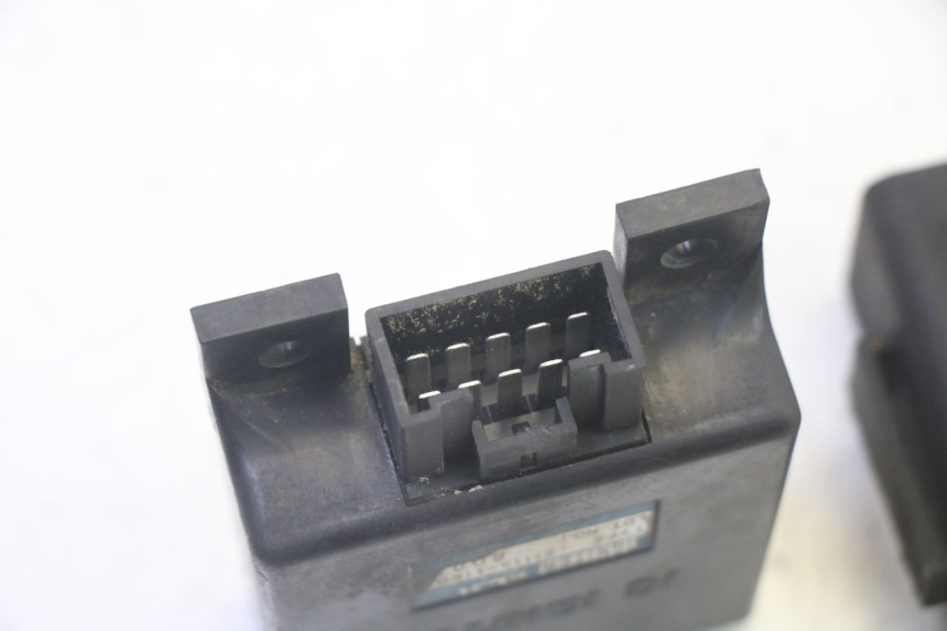 photo de Módulo CDI KAWASAKI GPX R WARBIRD 600 (1988 - 1993) - Outro ângulo de visão