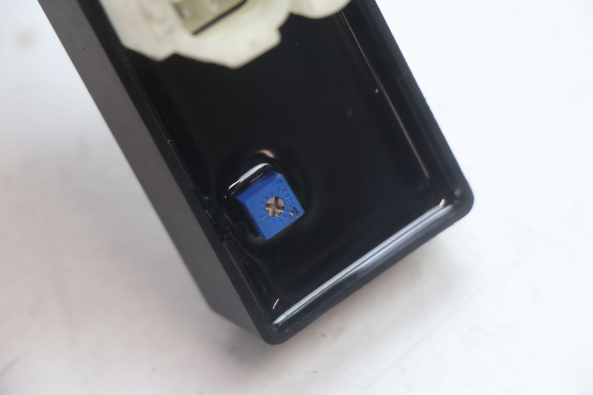 photo de Módulo CDI PEUGEOT KISBEE 4T 50 (2010 - 2017) - Zoom do estado de desgaste