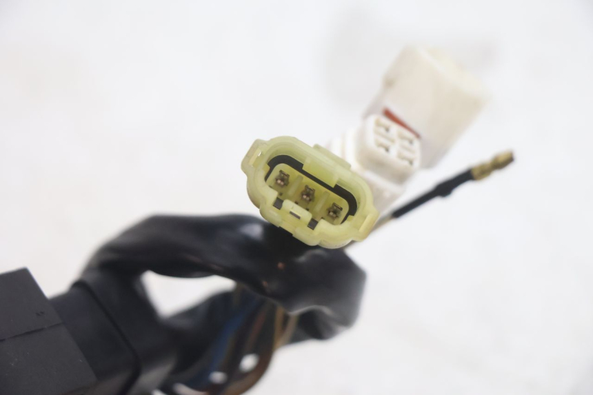 photo de Módulo CDI YAMAHA YP MAJESTY 125 (2002 - 2006) - Pontos de fixação