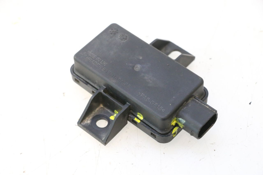 photo de UNIDADE DE CONTROLE DE PRESSÃO DOS PNEUS BMW C SPORT 650 (2015 - 2021) - Ampliação técnica