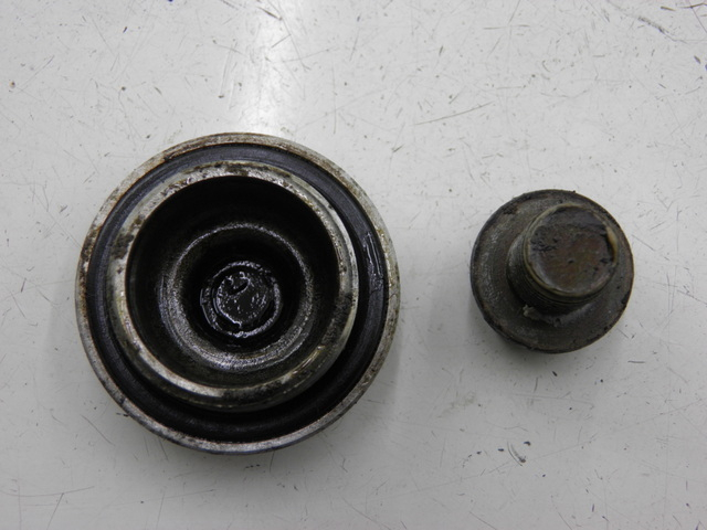 photo de TAMPA DO CARTER DE ÓLEO PEUGEOT V-CLIC VCLIC 50 (2007 - 2013) - Detalhe da peça