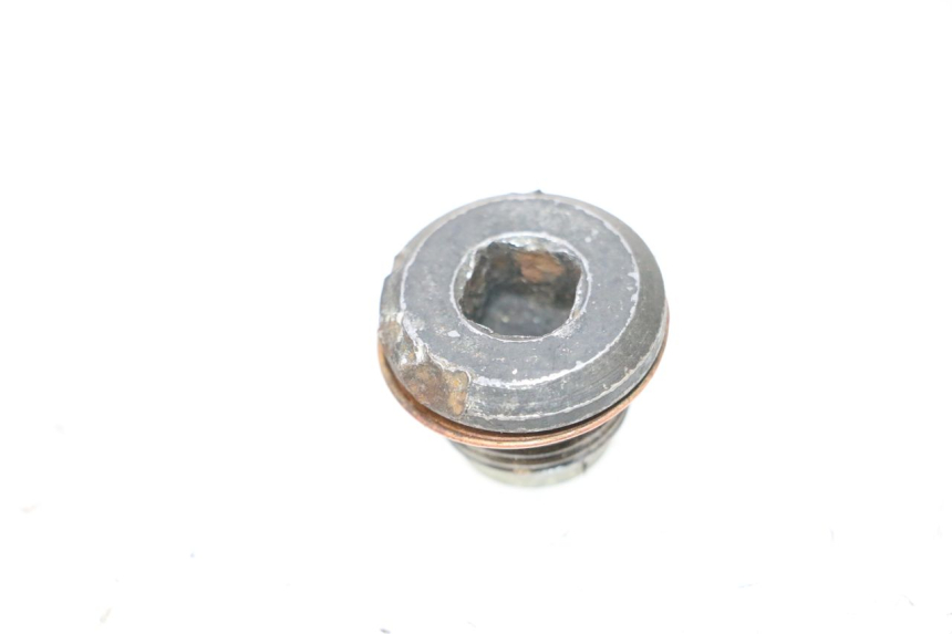 photo de TAMPA DO CARTER DE ÓLEO PEUGEOT SATELIS COMPRESSOR K15 125 (2006 - 2009) - Zoom do estado de desgaste