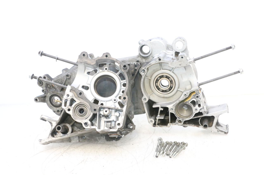 photo de TAMPA DO CARTER DE ÓLEO PEUGEOT SATELIS COMPRESSOR K15 125 (2006 - 2009) - Ampliação técnica