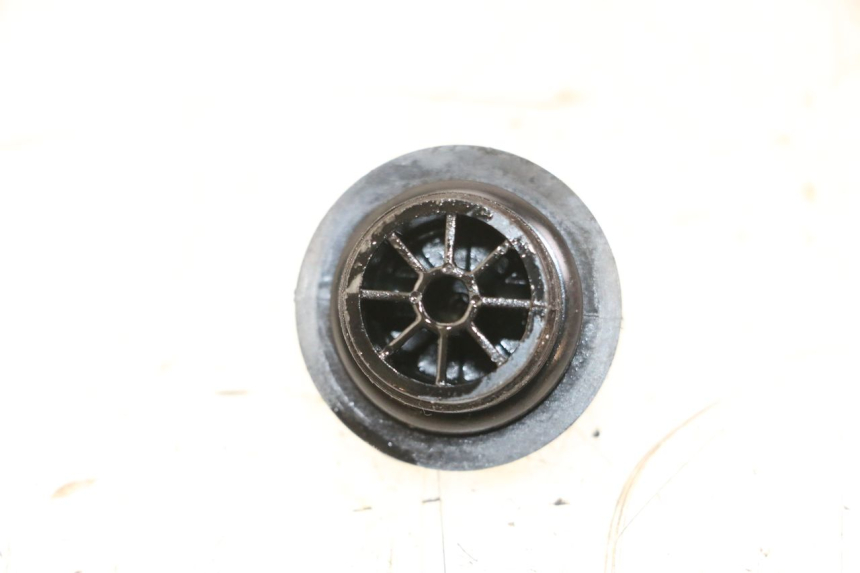 photo de TAMPA DO CARTER DE ÓLEO SUZUKI GSX F GSXF 650 (2007 - 2015) - Detalhe da peça