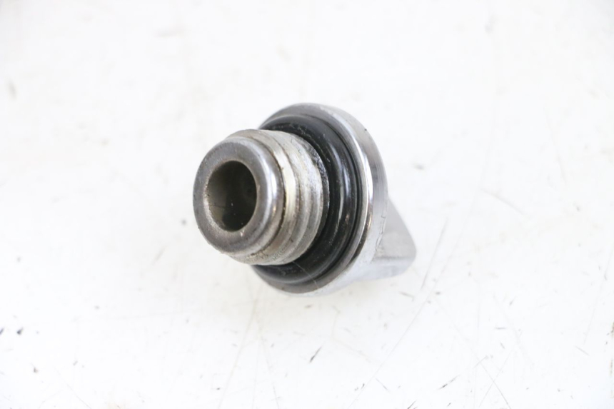 photo de TAMPA DO CARTER DE ÓLEO KYMCO ZING 125 (1997 - 2003) - Zoom do estado de desgaste