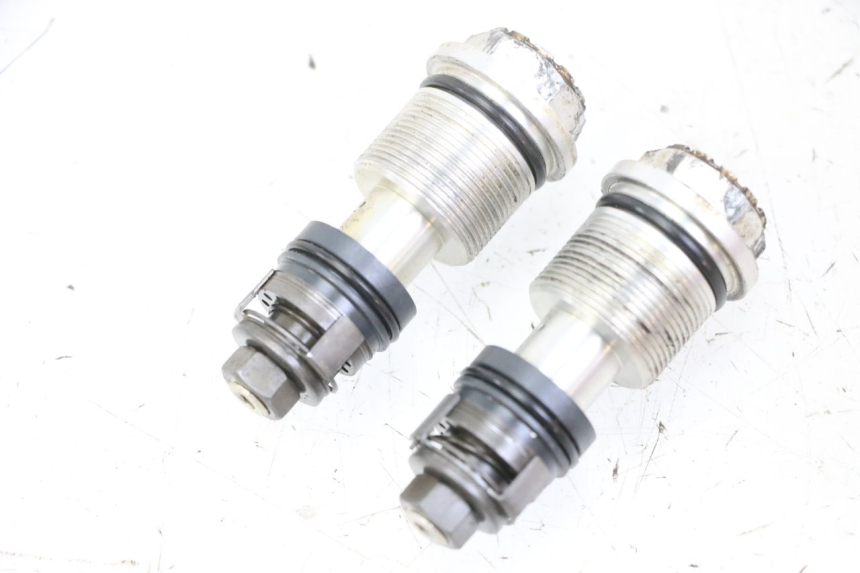 photo de TAMPA DE GARFO HONDA CR 85 (2003 - 2007) - Detalhe da peça
