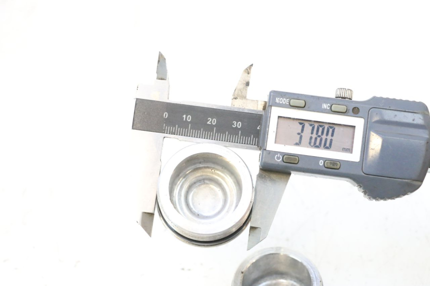 photo de TAMPA DE GARFO KAWASAKI ER-6 ER6 F ABS 650 (2012 - 2016) - Detalhe da peça