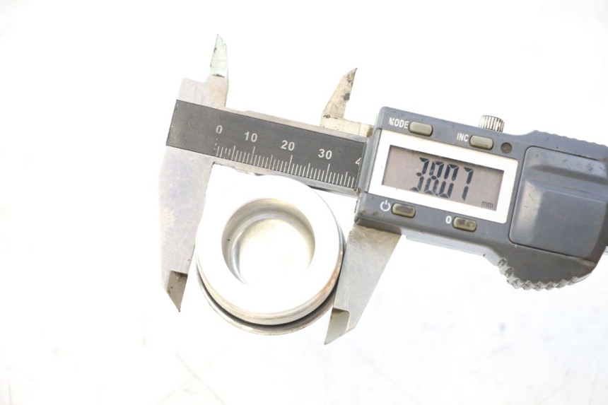 photo de TAMPA DE GARFO HONDA FJS SILVER WING SILVERWING 400 (2005 - 2008) - Detalhe da peça