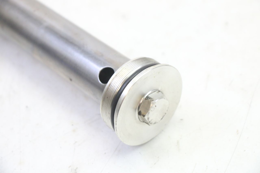 photo de TAMPA DE GARFO BMW G310 R 310 (2016 - 2020) - Outro ângulo de visão