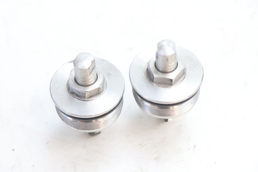 photo de TAMPA DE GARFO SUZUKI GSR 600 (2005 - 2012) - Detalhe da peça