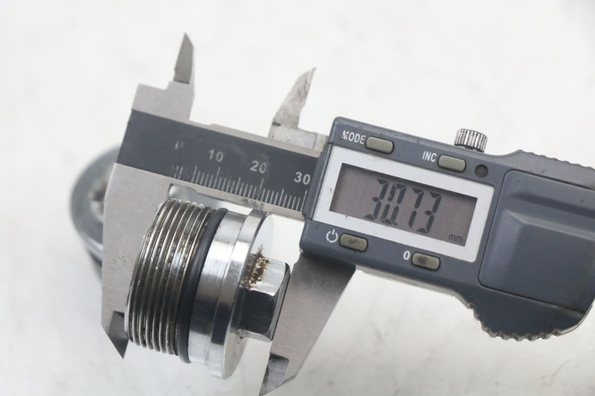 photo de TAMPA DE GARFO PEUGEOT SATELIS 125 (2006 - 2009) - Ampliação técnica
