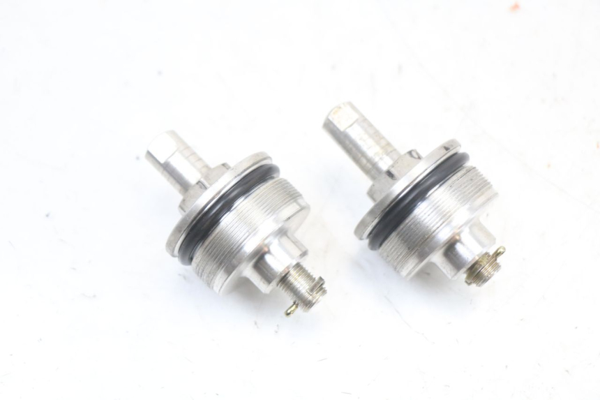 photo de TAMPA DA FORQUILHA SUZUKI SV S 650 (1999 - 2002) - Detalhe da peça