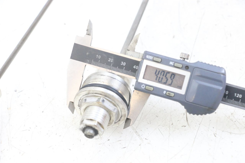 photo de TAMPA DA FORQUILHA YAMAHA TDM ABS 900 (2002 - 2014) - Detalhe da peça