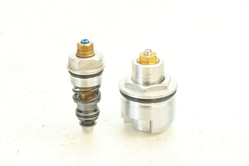 photo de TAMPA DE GARFO YAMAHA YZF R6 600 (2008 - 2009) - Vista principal