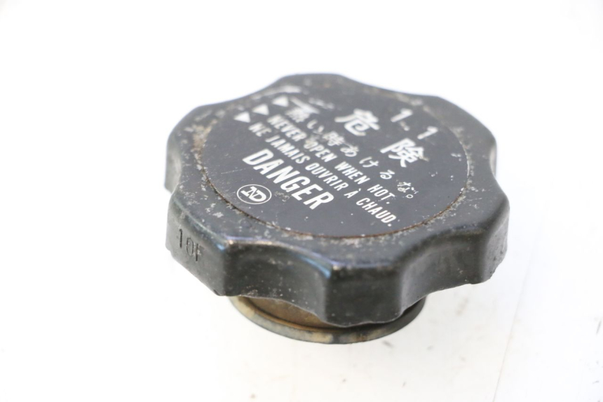 photo de TAMPA DO RADIADOR KAWASAKI GPX F ZX750F 750 (1986 - 1990) - Detalhe da peça