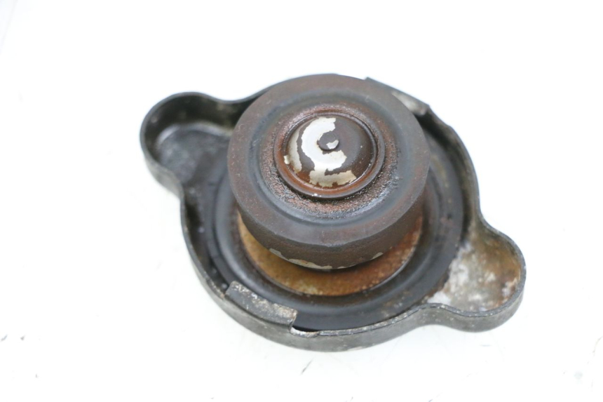 photo de TAMPA DO RADIADOR KAWASAKI GPZ RX 1000 (1986 - 1988) - Detalhe da peça