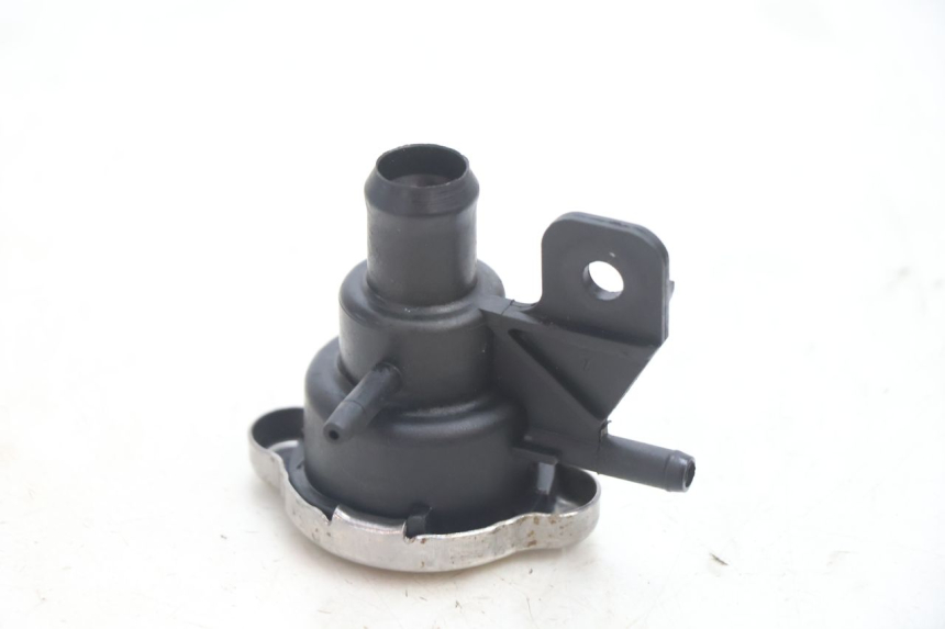 photo de TAMPA DO RADIADOR KYMCO MXU R 250 (2004 - 2010) - Zoom do estado de desgaste