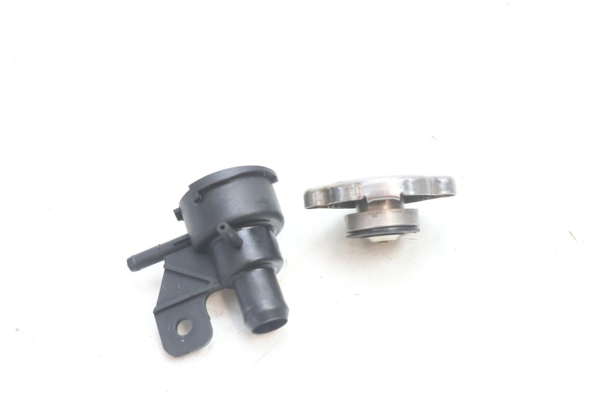 photo de TAMPA DO RADIADOR KYMCO MXU R 250 (2004 - 2010) - Ampliação técnica