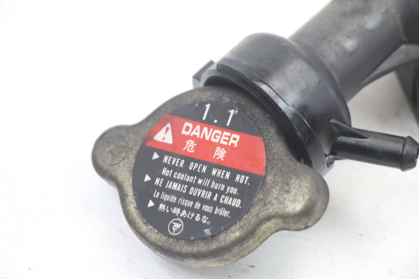 photo de TAMPA DO RADIADOR HONDA VT C2 SHADOW 750 (1997 - 2001) - Zoom do estado de desgaste