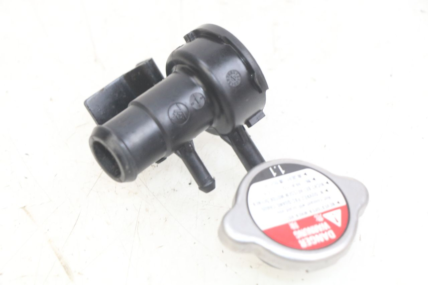 photo de TAMPA DO RADIADOR YAMAHA X-MAX XMAX 125 (2010 - 2013) - Zoom do estado de desgaste