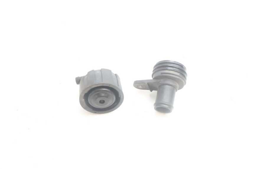 photo de TAMPA DO RADIADOR YAMAHA XMAX X-MAX 125 (2006 - 2009) - Zoom do estado de desgaste