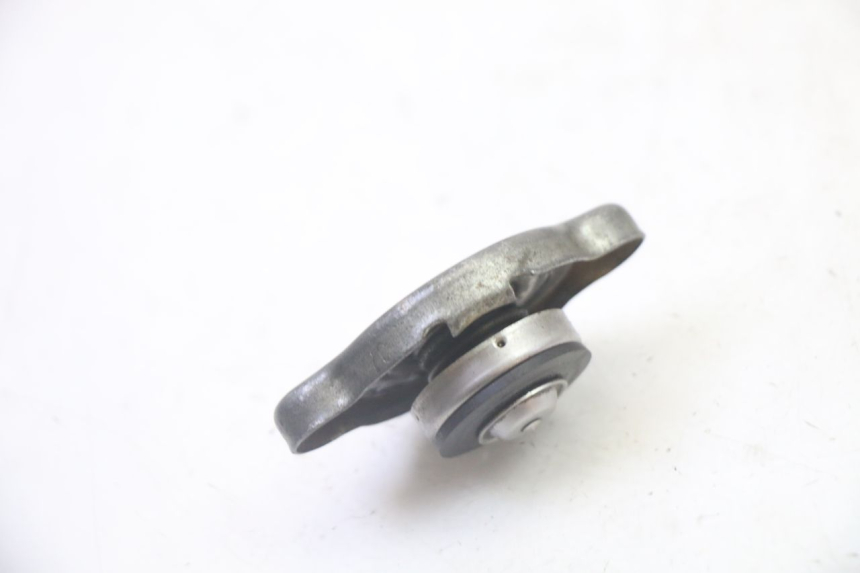 photo de TAMPA DO RADIADOR YAMAHA YZ 125 (1998 - 2005) - Detalhe da peça