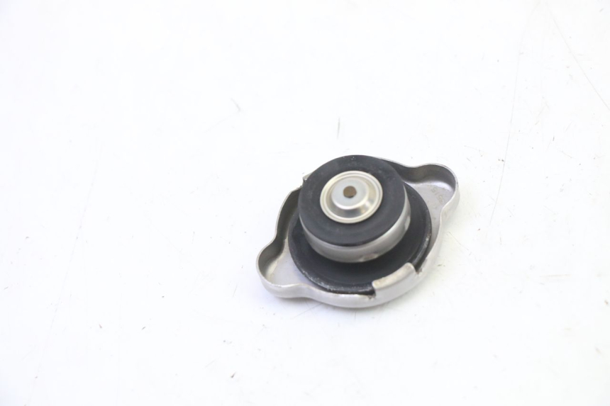 photo de TAMPA DO RADIADOR YAMAHA YZF YZ-F 450 (2014 - 2016) - Zoom do estado de desgaste
