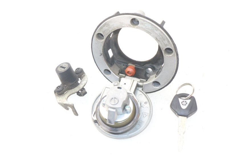 photo de TAMPA DO RESERVATÓRIO DE COMBUSTÍVEL YAMAHA FJR ABS 1300 (2006 - 2012) - Detalhe da peça