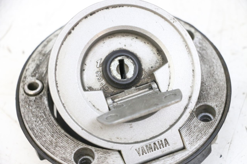 photo de TAMPA DO RESERVATÓRIO DE COMBUSTÍVEL YAMAHA FJR ABS 1300 (2006 - 2012) - Detalhe da peça