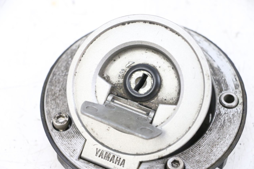 photo de TAMPA DO RESERVATÓRIO DE COMBUSTÍVEL YAMAHA FJR ABS 1300 (2006 - 2012) - Pontos de fixação