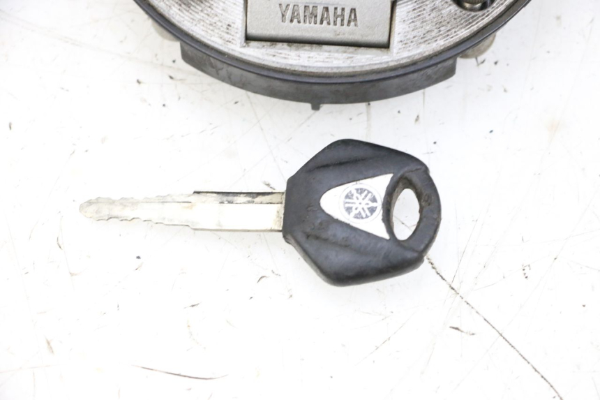 photo de TAMPA DO RESERVATÓRIO DE COMBUSTÍVEL YAMAHA FJR ABS 1300 (2006 - 2012) - Estado da superfície