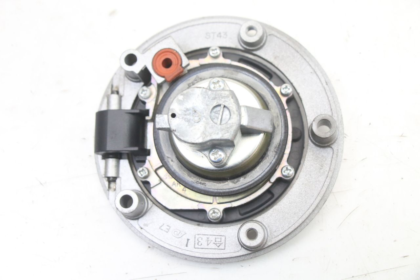 photo de TAMPA DO RESERVATÓRIO DE COMBUSTÍVEL SUZUKI GSX F GSXF 650 (2007 - 2015) - Pontos de fixação