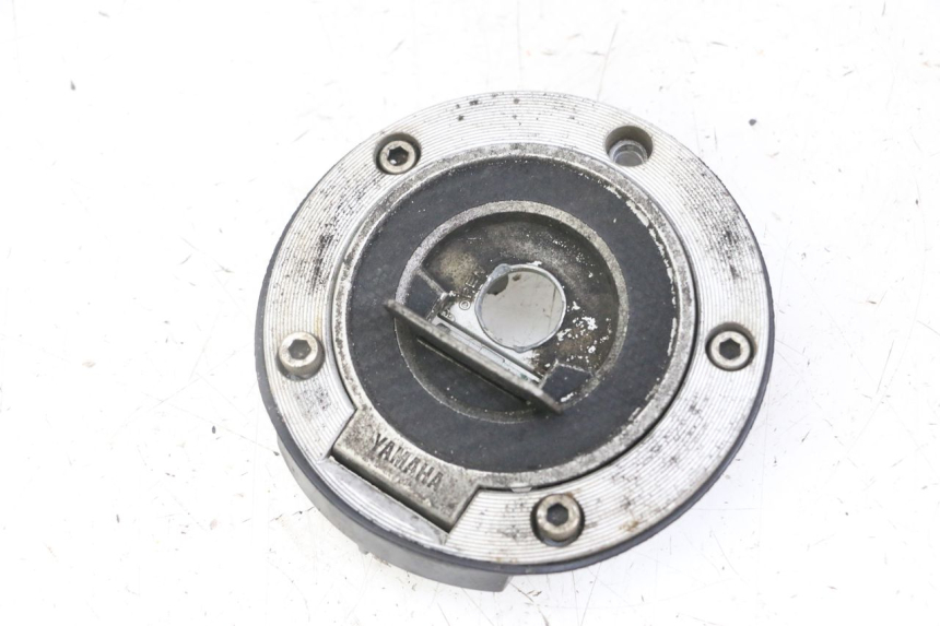 photo de TAMPA DO RESERVATÓRIO DE COMBUSTÍVEL YAMAHA XJ6 ABS 600 (2008 - 2016) - Pontos de fixação