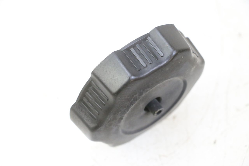 photo de TAMPA DO RESERVATÓRIO DE COMBUSTÍVEL YAMAHA YFM R RAPTOR 250 (2008 - 2014) - Detalhe da peça