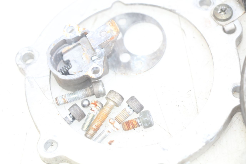 photo de TAMPA DO RESERVATÓRIO DE COMBUSTÍVEL YAMAHA YZF R1 1000 (2007 - 2008) - Pontos de fixação
