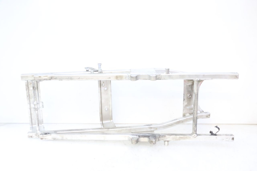 photo de ARCO DO QUADRO TRASEIRO HONDA CBR RR FIREBLADE 900 (1992 - 1994) - Zoom do estado de desgaste