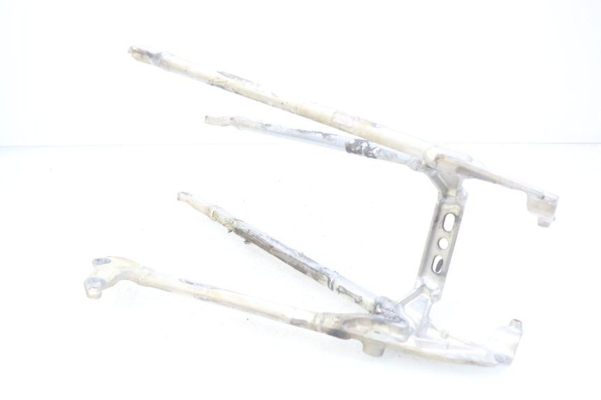photo de ARCO DO QUADRO TRASEIRO HONDA CRF CR-F 450 (2009 - 2012) - Detalhe da peça